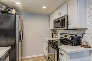 Photo #6: 6057240 Listing