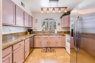 Photo #4: 6057269 Listing