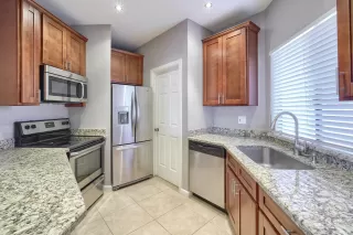 Photo #3: 6057400 Listing