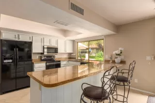 Photo #3: 6057430 Listing