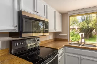 Photo #5: 6057430 Listing