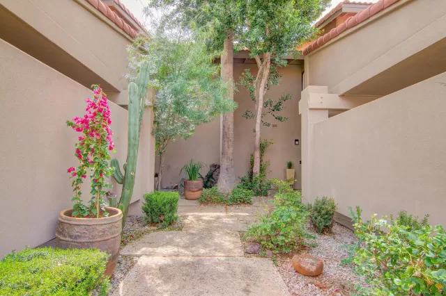 MLS: 6057535 Condo For Sale