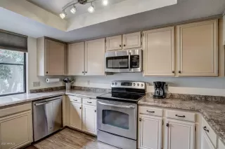 Photo #4: 6057760 Listing