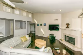 Photo #4: 6057767 Listing