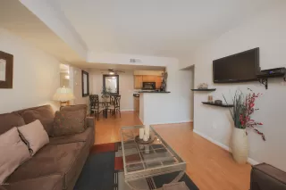 Photo #3: 6057961 Listing