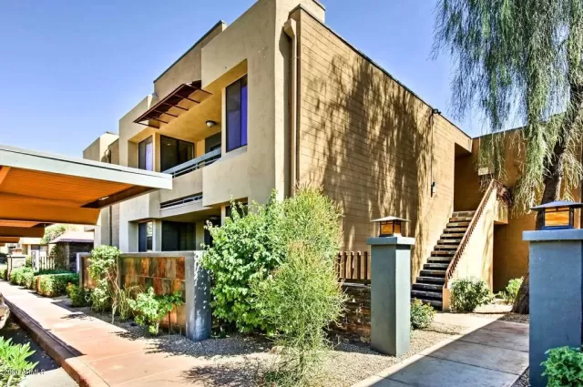 MLS: 6058194 Condo For Sale