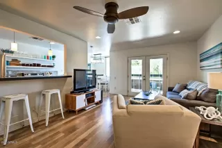 Photo #4: 6058194 Listing