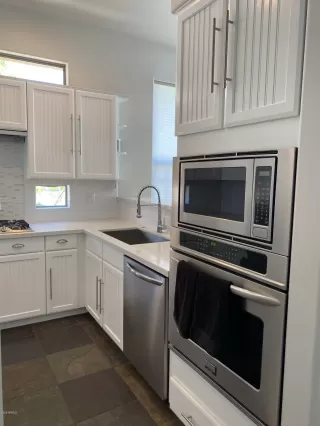 Photo #5: 6058229 Listing