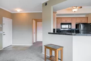 Photo #6: 6058680 Listing