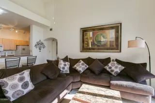 Photo #6: 6059299 Listing