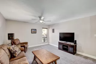 Photo #2: 6059629 Listing