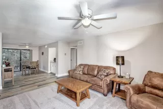 Photo #3: 6059629 Listing