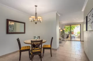 Photo #5: 6059645 Listing