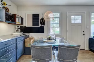 Photo #6: 6059677 Listing