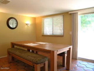 Photo #5: 6059912 Listing