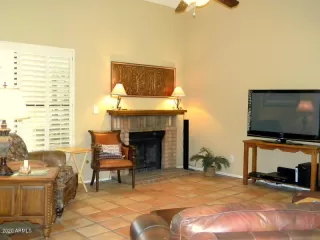 Photo #6: 6059912 Listing