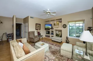 Photo #5: 6059914 Listing