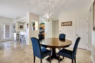 Photo #5: 6060051 Listing 