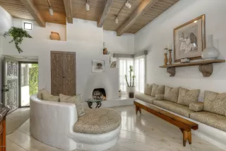 Photo #5: 6060102 Listing