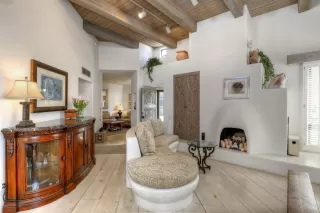 Photo #6: 6060102 Listing