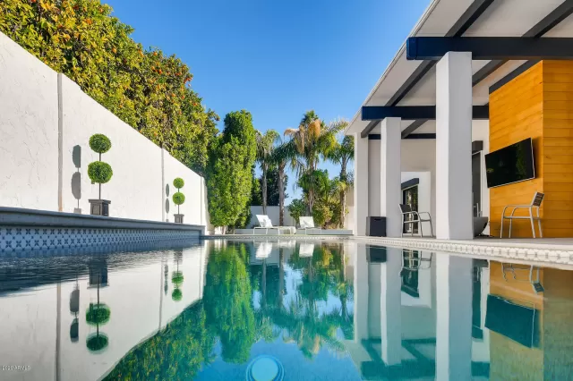 MLS: 6060229 Condo For Sale