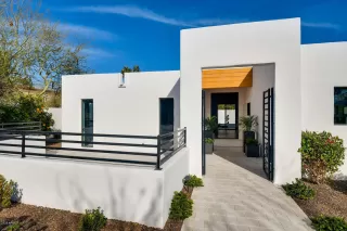 Photo #3: 6060229 Listing