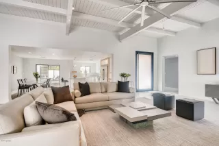 Photo #6: 6060229 Listing