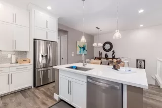 Photo #4: 6060355 Listing