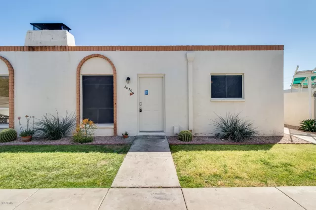 MLS: 6060374 Condo For Sale