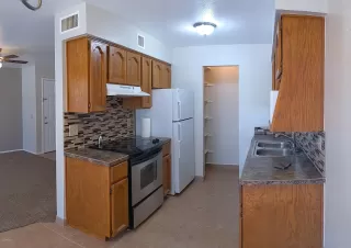 Photo #5: 6060791 Listing