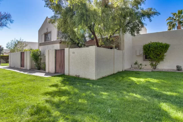 MLS: 6061043 Condo For Sale