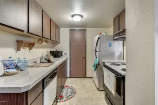 Photo #6: 6061043 Listing