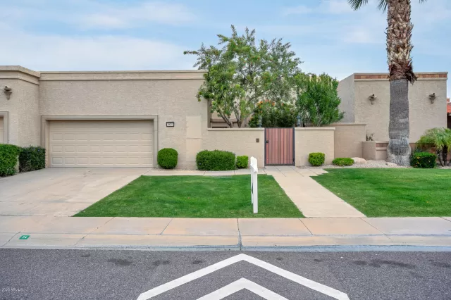 MLS: 6061049 Condo For Sale