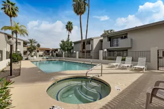 Photo #5: 6061445 Listing