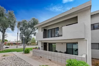 Photo #4: 6061447 Listing