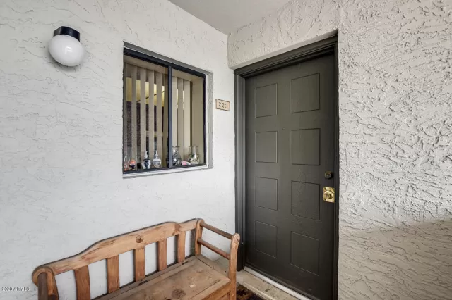 MLS: 6061449 Condo For Sale