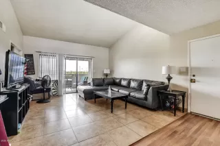 Photo #2: 6061449 Listing