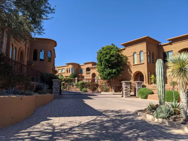 MLS: 6061486 Condo For Sale