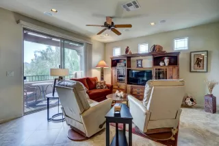 Photo #4: 6061550 Listing