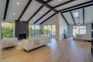 Photo #5: 6061656 Listing