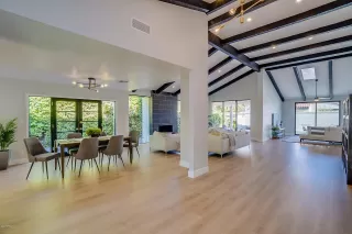 Photo #6: 6061656 Listing