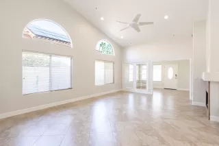 Photo #6: 6061673 Listing