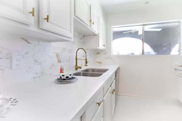 MLS: 6061870 Condo For Sale