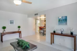 Photo #4: 6061870 Listing