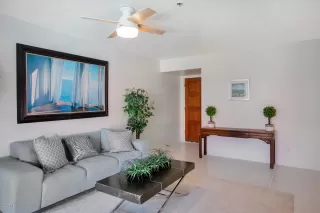 Photo #5: 6061870 Listing