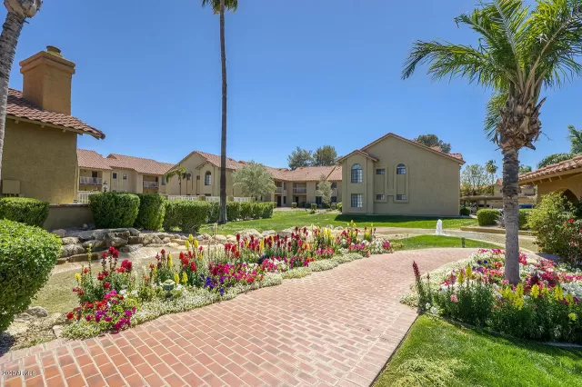 MLS: 6062098 Condo For Sale