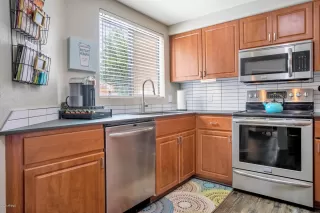 Photo #5: 6062182 Listing