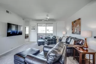 Photo #5: 6062287 Listing