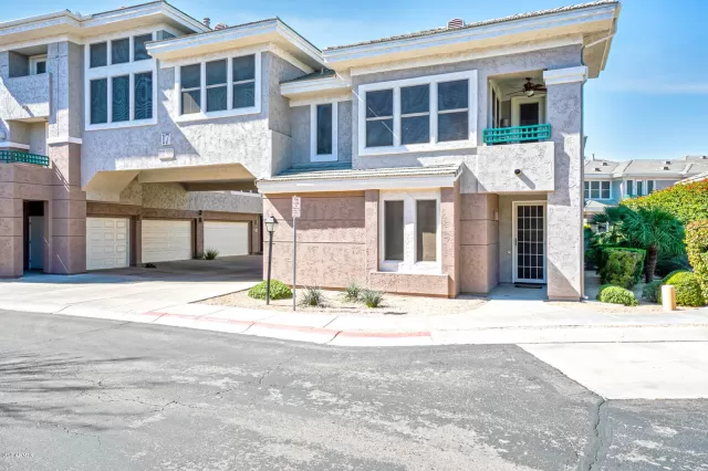 MLS: 6062350 Condo For Sale