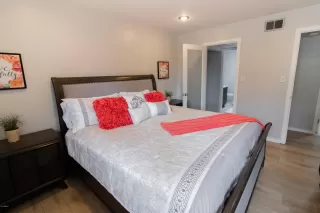 Photo #4: 6062770 Listing
